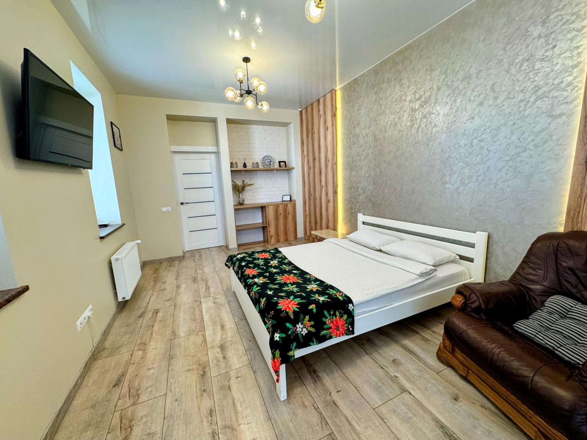 Lux Apartment & Центр,Жк Театральний Rivne Eksteriør billede
